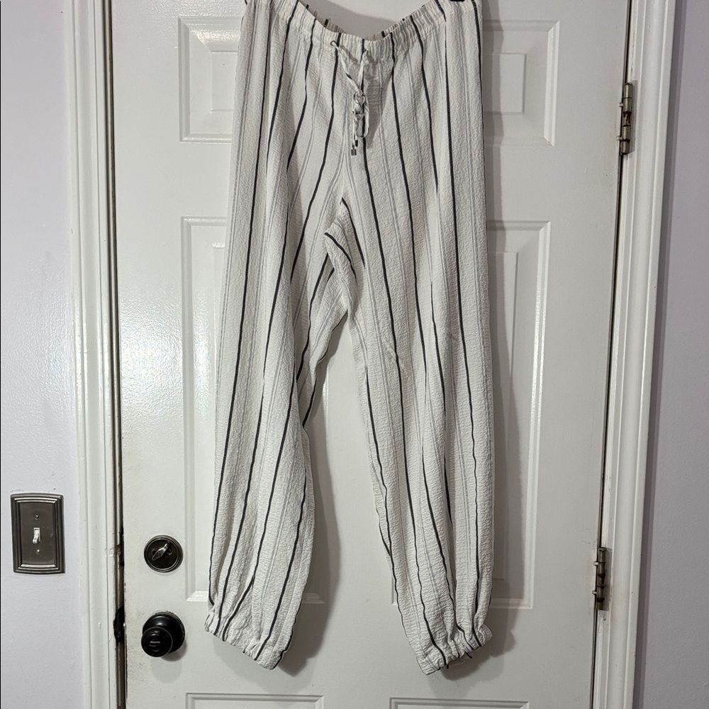 Calvin Klein brand pants Size Large